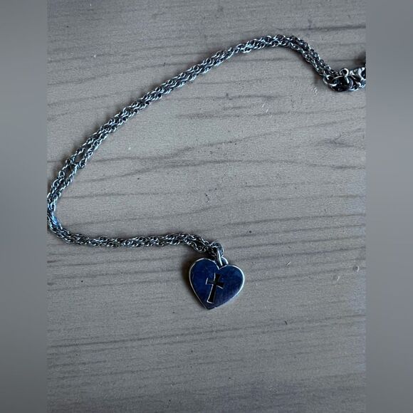 James Avery Retired Heart Cross Necklace Sterling 16” Chain w/ Box - Picture 5 of 6